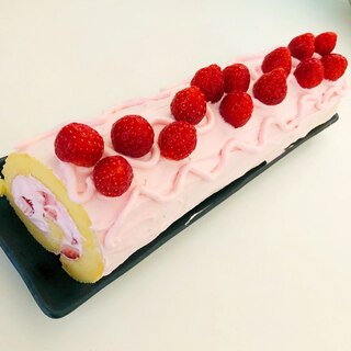 ピンクのロールケーキ